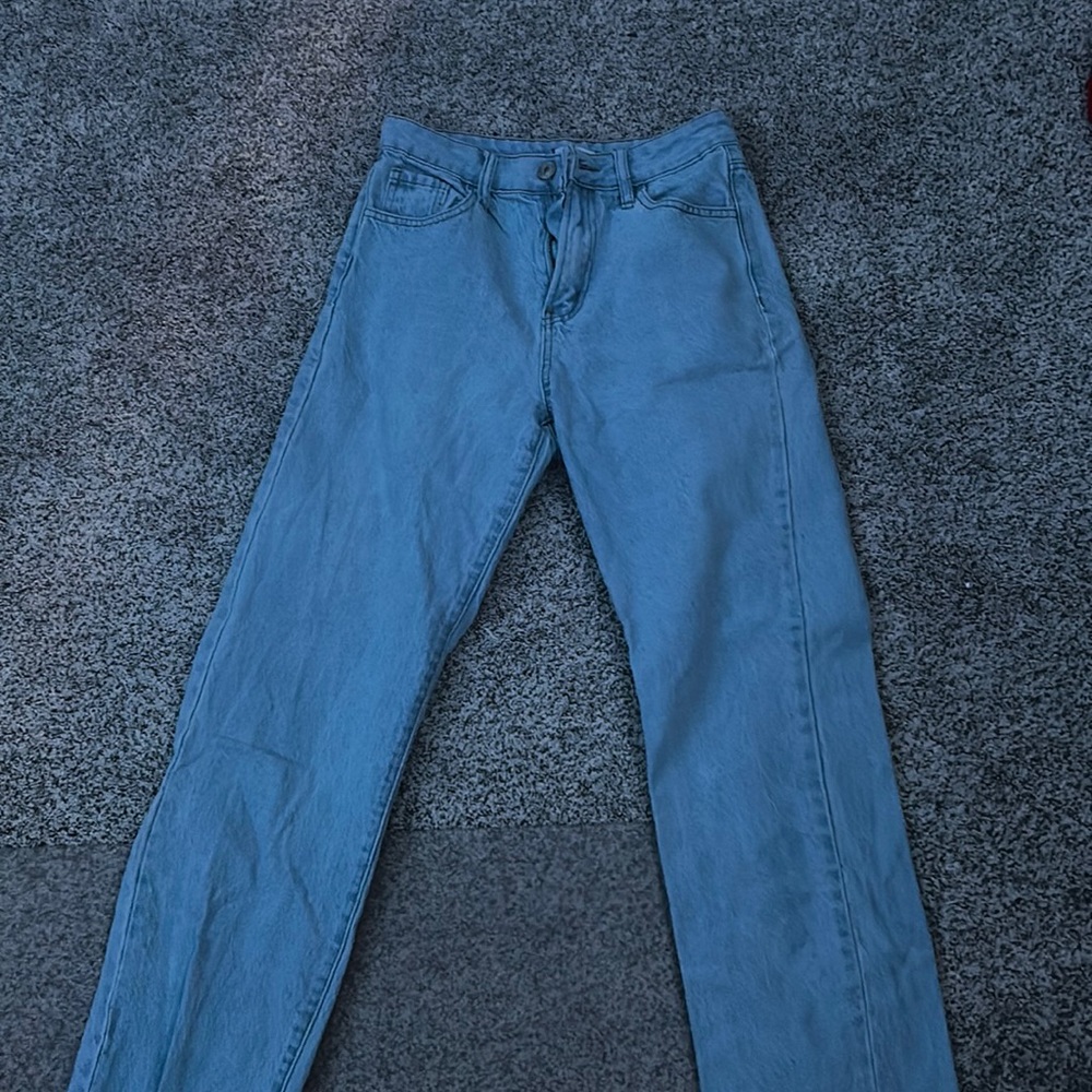 These are hardly wore. Only wore them once and didn’t fit me